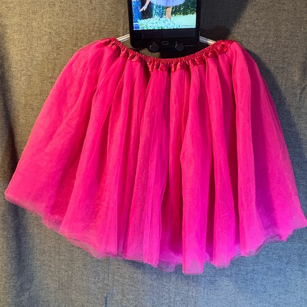 Chic Fuchsia Tulle Mini Skirt